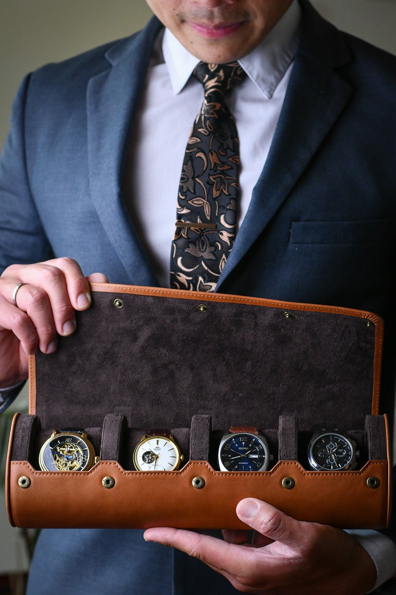 HERITAGE LEATHER TRAVEL ROLL COLLECTION