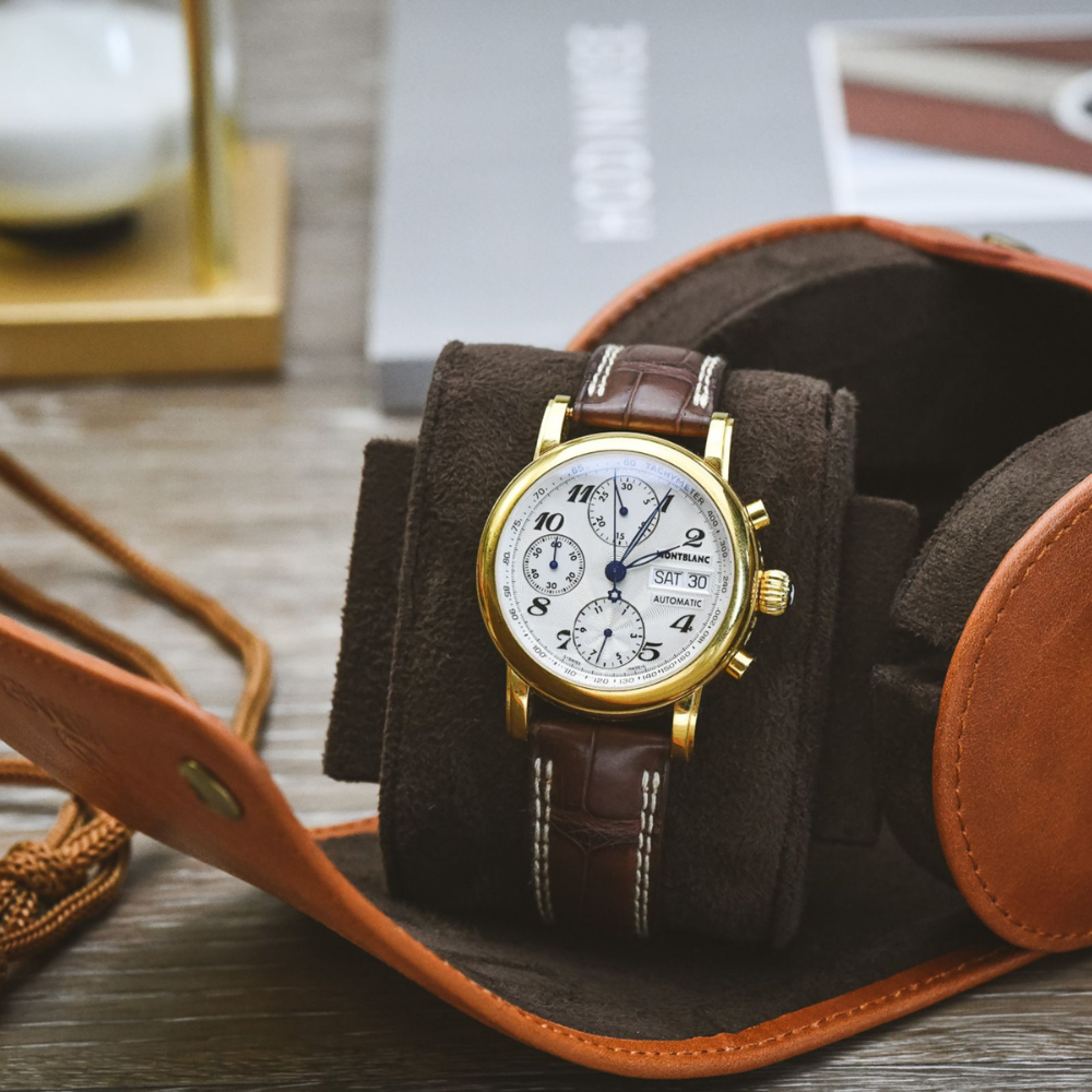 1 Watch Travel Case Full-grain Leather Watch Roll (Tawny Brown)