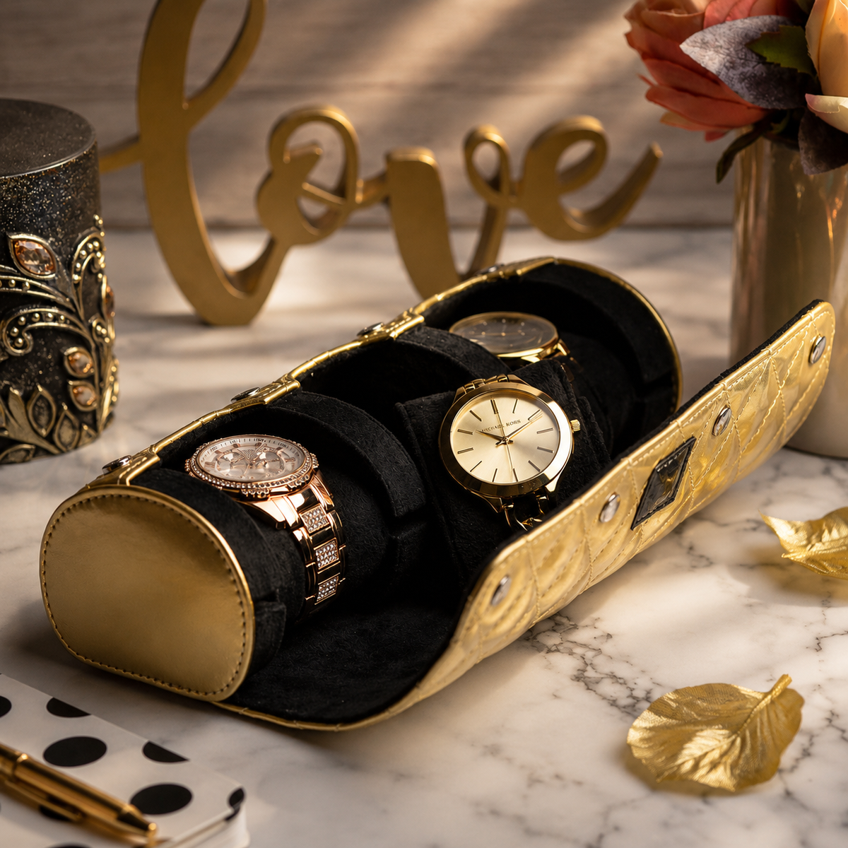 La cassa Mirage Royal Gold da 3 orologi da donna