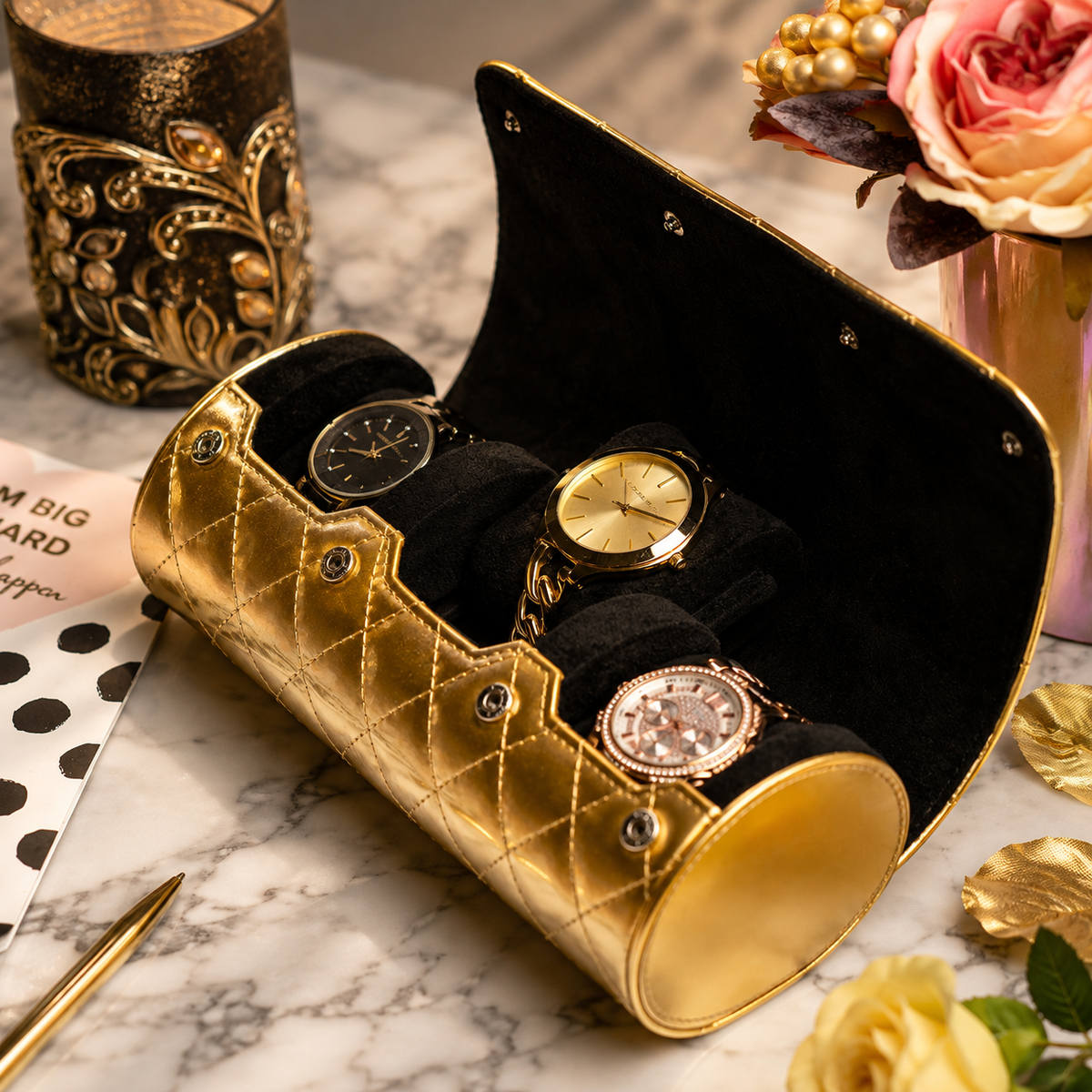 La cassa Mirage Royal Gold da 3 orologi da donna