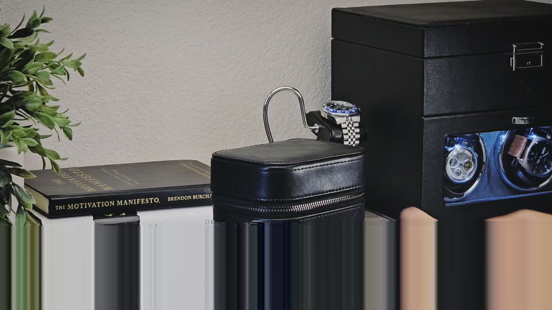 Product video showcasing the Obsedian Black genuine leather watch and jewelry travel case with premium suede-lined interior and organized storage.