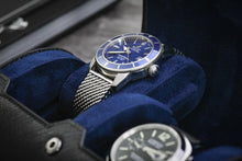 Carica l&#39;immagine nel visualizzatore Galleria, Sable Nero Saffiano Leather Watch Roll Case 3 orologi

