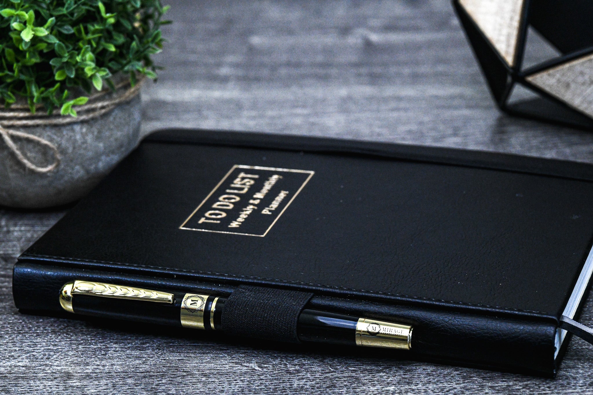 Mirage Luxury Travel Splendor Black luxury pen presented in a premium gift-ready box with genuine leather pen pouch and extra ink refill.