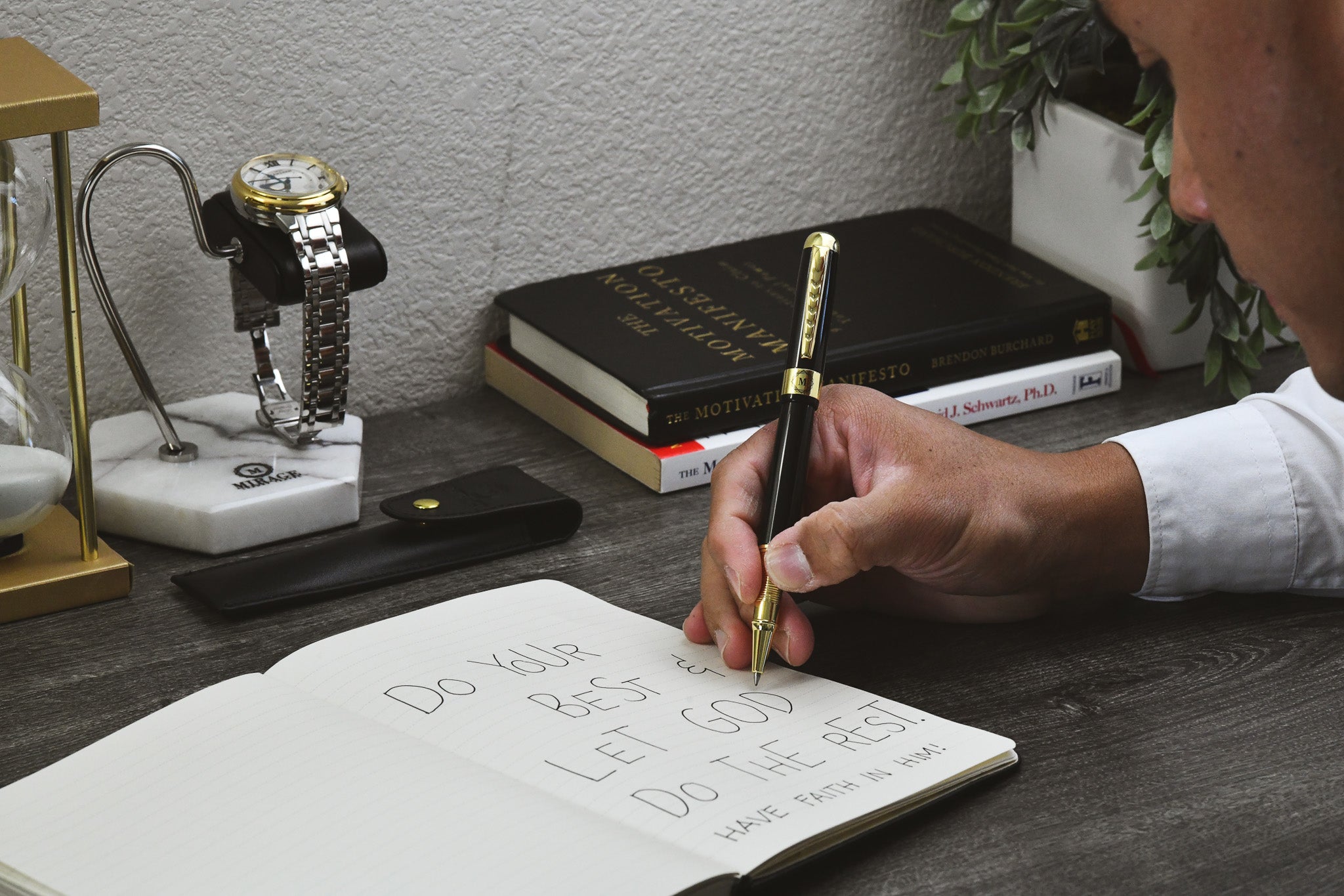 Professional using the Mirage Luxury Travel Splendor Black luxury pen for smooth and precise writing during everyday work and important signatures.