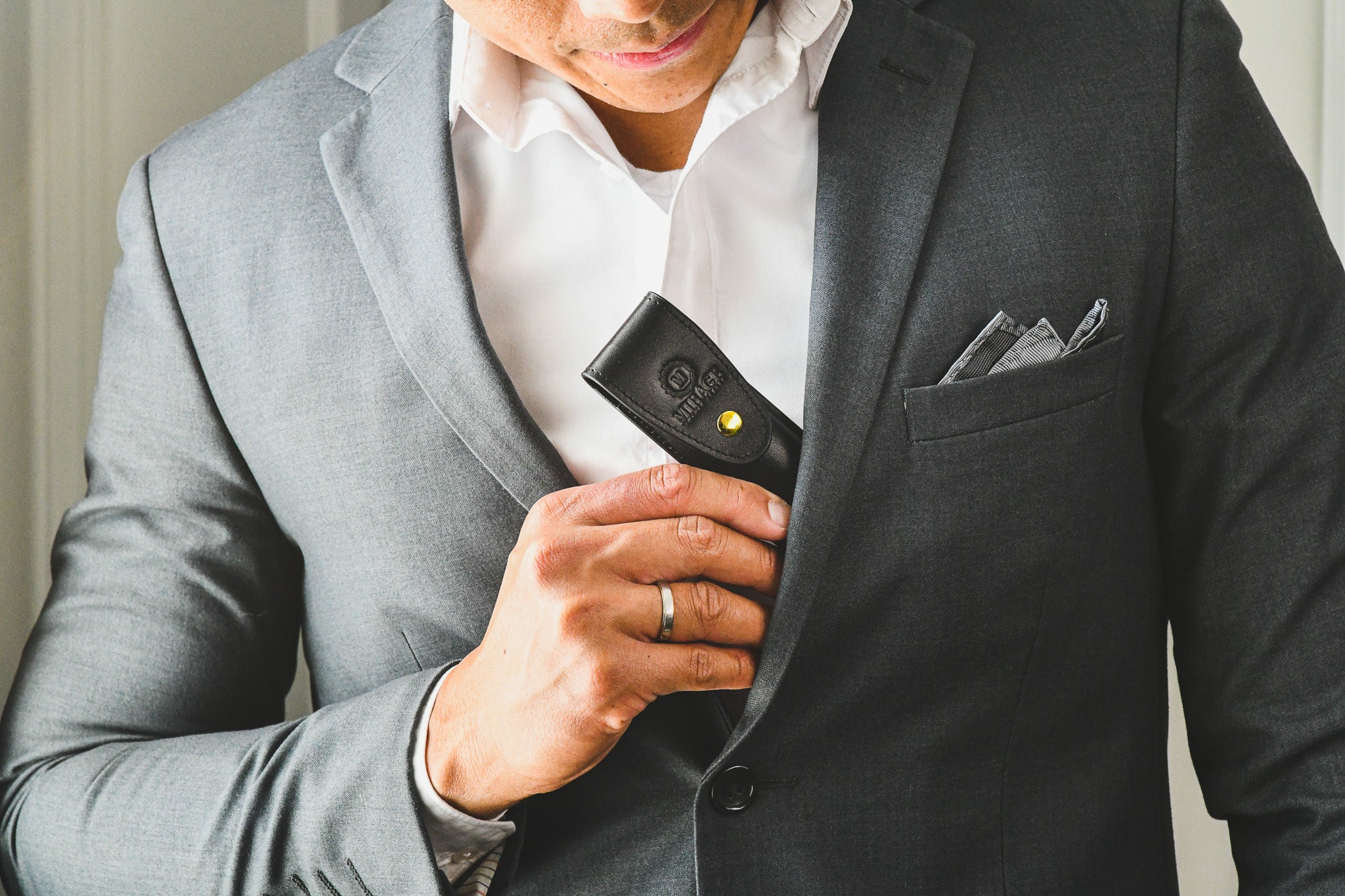 Executive using the Mirage Luxury Travel Splendor Black luxury pen, combining timeless design, premium craftsmanship, and refined professionalism.