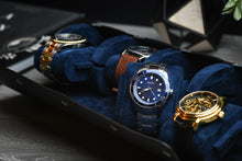 Afbeelding laden in galerijviewer, Sable Black Saffiano lederen horlogerolhouder 4-horloges
